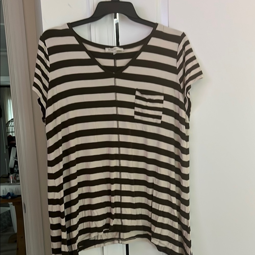 Jones New York Cream and Brown Boxy Short Sleeve Tee